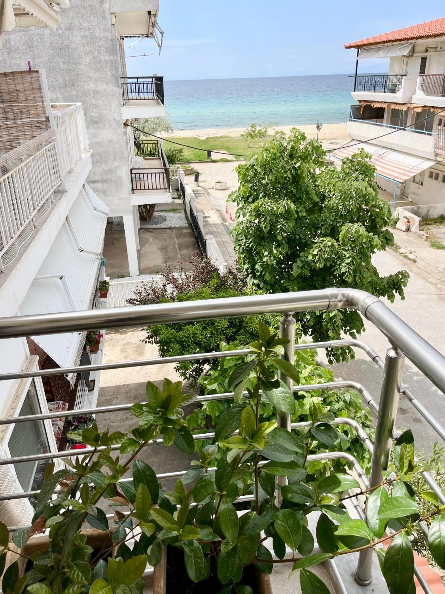 The Beach House Паралия-Дионисиу Экстерьер фото